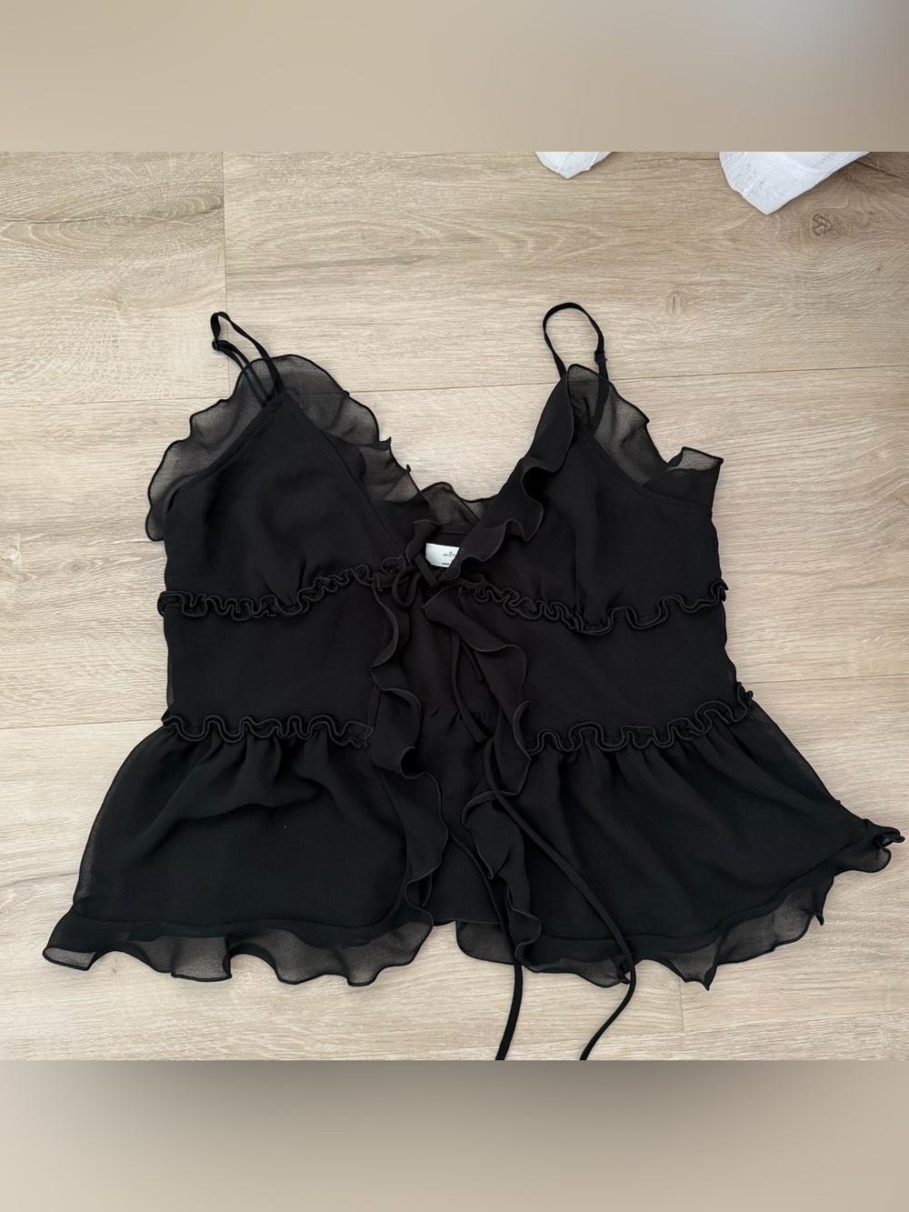 Aritzia Wilfred Amore Camisole semi-sheer chiffon delicate ruffled tie-front